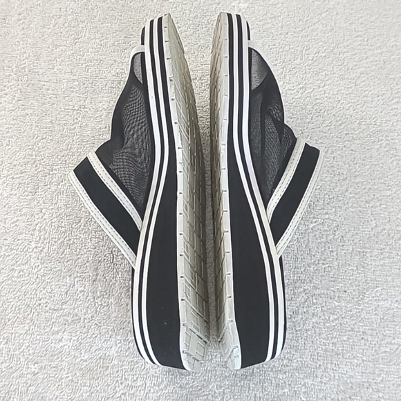 TOMMY HILFIGER Women's Slip-On Black & White Sandals, size 6.5M - Picture 4 of 7